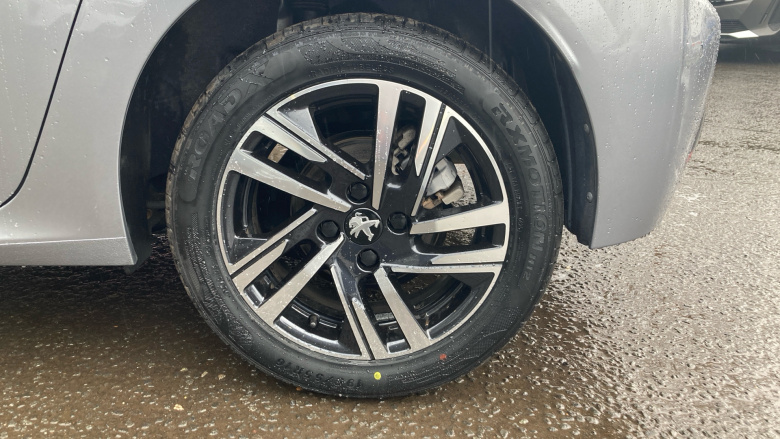 Peugeot 208 1.2 PureTech 100 Allure Premium + 5dr EAT8 Petrol Hatchback